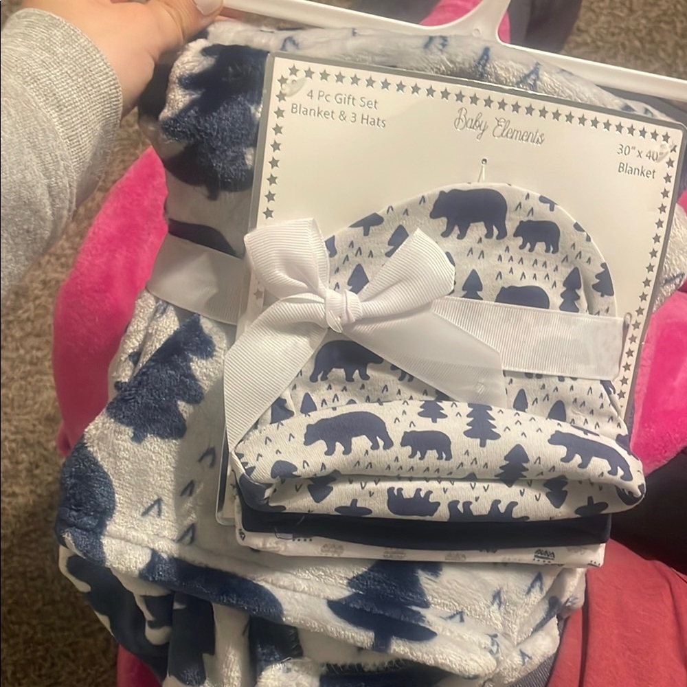 Baby Blanket and Hat Gift Set with Bear Print